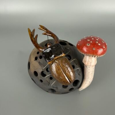 Świecznik z jelonkiem rogaczem Świecznik z jelonkiem rogaczem